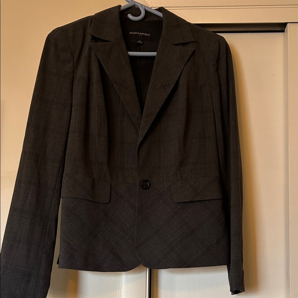Banana Republic women’s business suit